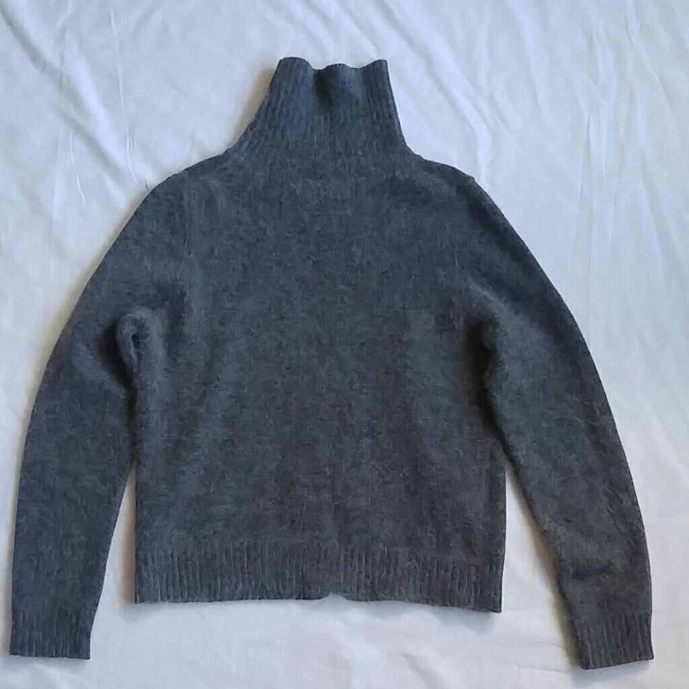 Sweater - Picture 5 of 6